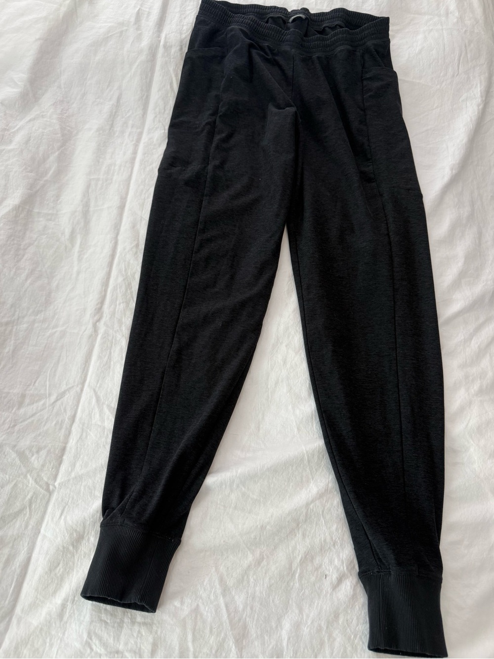 Oiselle Charcoal Gray Ribbed Cuff Jogger Pants EUC 1113